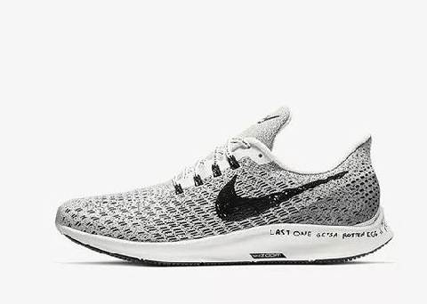 仿佛有些海洋气息的涂鸦设计 Nike Zoom P潮牌商城egasus 35 从去年开始就备受瞩目的Pegasus 35也不能“免俗”（2019年一月发售涂鸦元素的鞋款有哪些 2019年一月发售涂鸦元素的鞋款盘点）