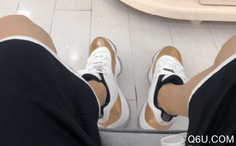 AJ11白金奥运开箱测评 AJ11白金奥运会掉漆吗
