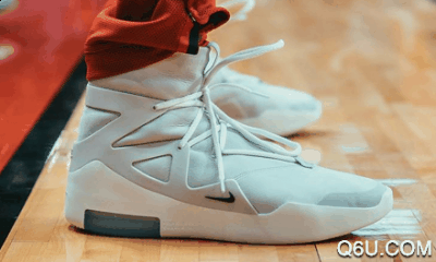 是由Fear Of God主理人Jerry Lorenzo和潮牌汇潮牌网店NikeLab 联手打造的全新联名——Air Fear Of God 1（Air Fear of God 1实战测评 Air Fear of God 1日常穿搭好看吗）