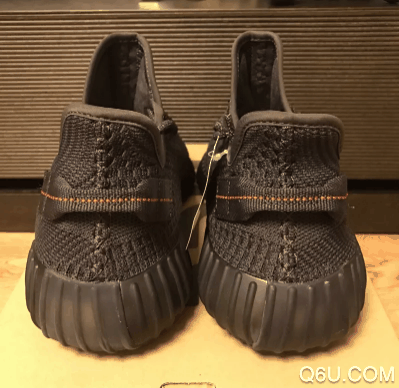  6月8日发售的yeezy 350 V2黑潮牌魂配色不知道你们都有没有入手（yeezy 350 V2黑魂配色开箱测评 yeezy 350黑魂配色值得入手吗）