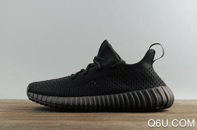  6月8日发售的yeezy 350 V2黑潮牌魂配色不知道你们都有没有入手（yeezy 350 V2黑魂配色开箱测评 yeezy 350黑魂配色值得入手吗）