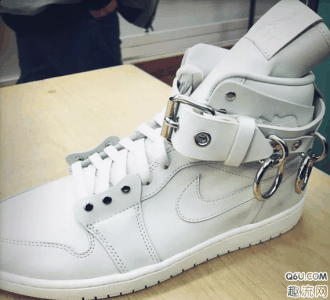 发售时间潮牌汇潮牌网：19年4月（CDG X AJ1联名正式曝光 2019年已有12双重磅AJ1发售信息泄露）