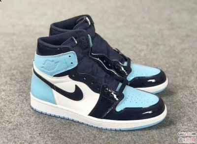 不管是从实际价值还潮牌品牌是纪念意义都非同一般（AJ1全明星北卡蓝提前发售 AJ1全明星北卡蓝好买吗）