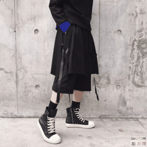 更别提各种潮牌品牌Gucci、ASSC联名T恤（土味潮流打扮有哪些 2019土味潮流推荐）