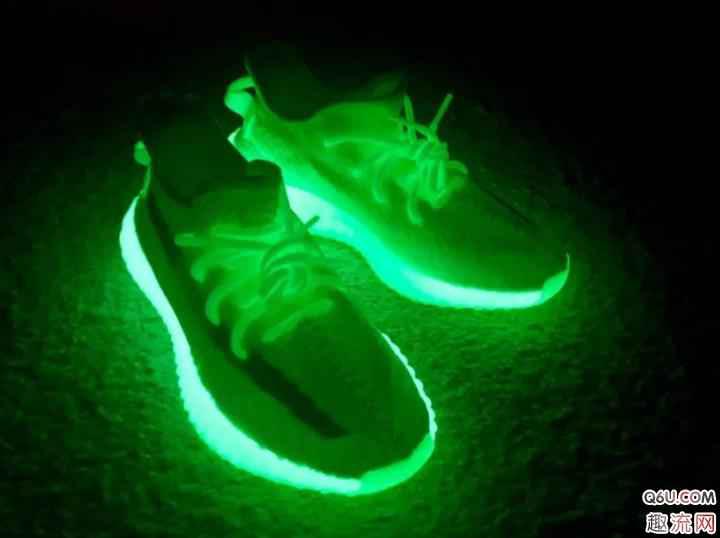 yeezy350荧光绿开箱测评 yeezy350荧光绿夜光反光实物效果图
