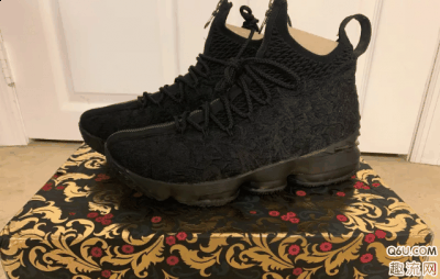 LBJ15 x kith纯黑版本开潮牌商城箱测评 LBJ15缓震怎么样（LBJ15 x kith纯黑版本开箱测评 LBJ15缓震怎么样）
