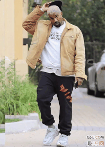 看来明年大概率潮牌汇潮牌网店就是主打yeezy700了（侃爷上脚曝光yeezy700 v1冰蓝配色 yeezy700 v1冰蓝配色何时发售）