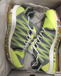而且今年很流潮牌行荧光绿的配色（clot X air max 97 Haven荧光黄开箱测评 clot联名air max 97 Haven鞋面反光吗）