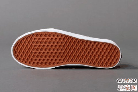 off the wal潮牌汇潮牌网店l的标很少见（ Vans Sk8-Hi COMFYCUSH开箱测评 Vans的鞋底很硬吗）