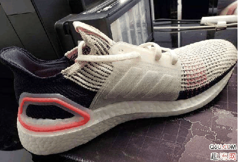 阿迪UB19鞋底耐磨吗 UB19鞋垫后滑怎么办