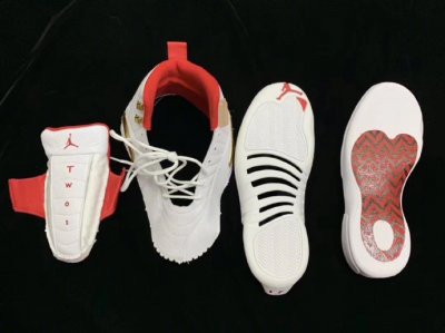而是采用英文加潮牌品牌数字的格式展现（AJ12 “FIBA”配色拆解图曝光 AJ12篮球世界杯配色好看吗）