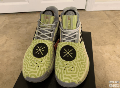 可能宣传图的滤镜的痕迹太潮牌信息明显了 俯视图的角度来欣赏一下（韦德之道7芥末开箱测评 韦德之道7芥末上脚图）