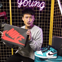 Air Jordan 1八孔和九孔区别大潮牌吗？Air Jordan 1mid版皮质很差吗？（Air Jordan 1八孔和九孔区别大吗？Air Jordan 1mid版皮质很差吗？）