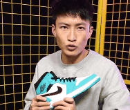 Air Jordan 1八孔和九孔区别大吗？Air Jordan 1mid版皮质很差吗？