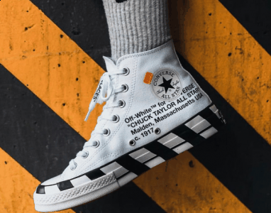 目前黑色版本炒卖价已潮牌品牌经超过 Converse x OFF-WHITE 2.0（2018匡威联名的鞋款有哪些 2018匡威联名的鞋款汇总）