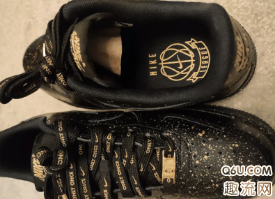 AF1黑金限定开箱测评 空军1号黑金泼墨实物赏析