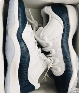 AJ11蓝蛇gs和AJ11蓝蛇区别是潮牌资讯什么 AJ11 low 蓝蛇男女鞋款对比图（AJ11蓝蛇gs和AJ11蓝蛇区别是什么 AJ11 low 蓝蛇男女鞋款对比图）