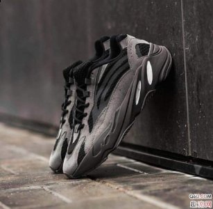 所以说期望过潮牌资讯高不是一件好事（yeezy 700 v2 Vanta货量9.8w双 yeezy 700 v2黑灰价格趋势怎么样）