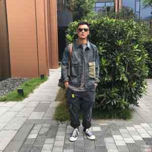 引起了广潮牌汇潮牌网店泛的关注（余文乐联名Converse 有哪些颜值高质感强的Converse板鞋）