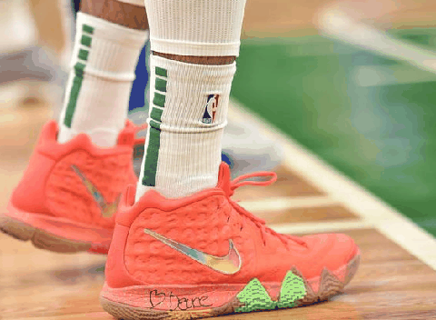  詹姆斯Nike LeBron 16 PE 欧文 Nike Kyrie 4 PE 塔图姆Nike Kyrie 4 PE 东契奇Nike Hyperdunk x low PE 卡斯比Hyperdunk x潮牌商城 pe 库兹马Nike Kobe AD 帕森斯Nike PG 2.5 德罗赞Nike Kobe 4 FTB 阿尔德里奇Air jordan 13 贾伦-杰克逊Nike KD 11 盖伊PUMA Clyde Court Disrupt 布莱德索Nike LBJ Soldier 10 （23日NBA球鞋