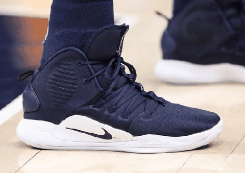  詹姆斯Nike LeBron 16 PE 欧文 Nike Kyrie 4 PE 塔图姆Nike Kyrie 4 PE 东契奇Nike Hyperdunk x low PE 卡斯比Hyperdunk x潮牌商城 pe 库兹马Nike Kobe AD 帕森斯Nike PG 2.5 德罗赞Nike Kobe 4 FTB 阿尔德里奇Air jordan 13 贾伦-杰克逊Nike KD 11 盖伊PUMA Clyde Court Disrupt 布莱德索Nike LBJ Soldier 10 （23日NBA球鞋