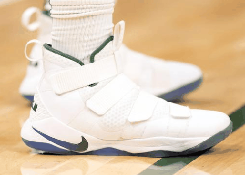  詹姆斯Nike LeBron 16 PE 欧文 Nike Kyrie 4 PE 塔图姆Nike Kyrie 4 PE 东契奇Nike Hyperdunk x low PE 卡斯比Hyperdunk x潮牌商城 pe 库兹马Nike Kobe AD 帕森斯Nike PG 2.5 德罗赞Nike Kobe 4 FTB 阿尔德里奇Air jordan 13 贾伦-杰克逊Nike KD 11 盖伊PUMA Clyde Court Disrupt 布莱德索Nike LBJ Soldier 10 （23日NBA球鞋