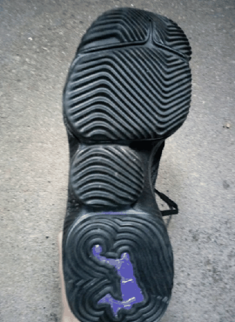 lbj16黑金有xdr吗 lbj16黑金上脚图怎么样