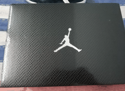  鞋底的纹潮牌汇潮牌网店路看一下（AJ11 low蓝蛇开箱测评 aj11蓝蛇有女码吗）