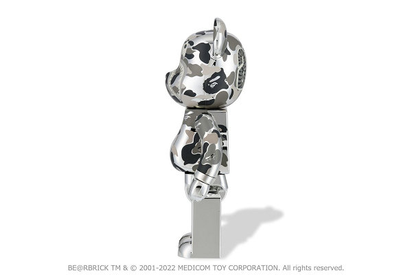 同时 400% 与 1潮牌00% 以套装形式发售（Bape x MEDICOM Toy 全新联名鲨鱼迷彩熊仔系列上市）
