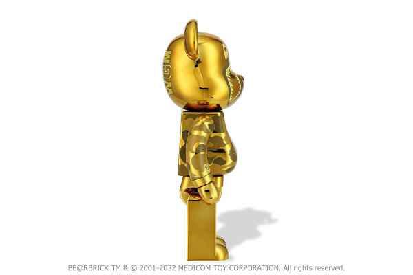 同时 400% 与 1潮牌00% 以套装形式发售（Bape x MEDICOM Toy 全新联名鲨鱼迷彩熊仔系列上市）