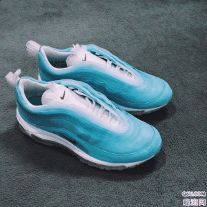  鞋垫处也是三条sw潮牌商城oosh的设计 鞋面的多层设计（Air Max 97万花筒开箱测评 Air Max 97 SH Kaleidoscope实物细节图）