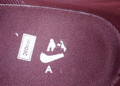 NIKE专门设计了潮牌资讯鞋垫上的LOGO（耐克鞋垫上的LOGO会脱落吗？耐克鞋垫上的LOGO脱落了就是假鞋？）