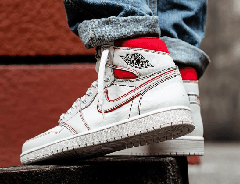 有别于其他潮牌品牌纯白配色（ Air Jordan 1兔八哥实物欣赏 Air Jordan 1兔八哥上脚图）
