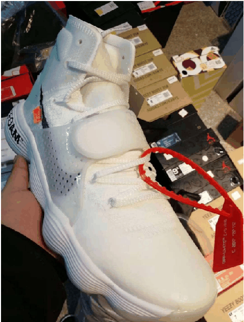 毕竟没有了厚厚潮牌资讯的鞋帮减缓散热（透气性好且性价比高的实战鞋有哪些 透气性好且性价比高的实战鞋清单）