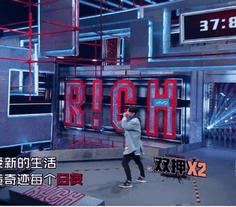 这双AJ 6采用的是潮牌信息纯黑色的绒面鞋面（满舒克带货能力怎么样 满舒克上脚的球鞋有哪些）