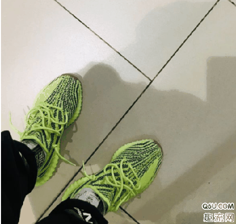 yeezy 350 v2纯白、黄油和黄斑马哪个好看 yeezy 350 v2纯白、黄油和黄斑马上脚对比
