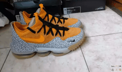 在日常穿的时候潮牌信息还是要特别的注意（LBJ16 low开箱测评 LBJ16 low Safari如何清洗）