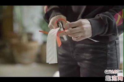 我们对OFF-WHITE的印象值自然潮牌商城也在无形中提升了!OFF-WHITE的命名（off white吊牌要剪吗 off white吊牌怎么拆）