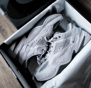 就不过多介绍了 小编潮牌汇潮牌网店个人非常喜欢这款灰色（NIKE M2K SP灰色开箱测评 NIKE M2K SP灰色实物欣赏）