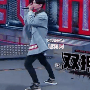  上周Rapper们上脚潮鞋有哪些 人气选潮牌资讯手满舒克因为帅气的外形被称为偶像派说唱歌手（上周吴亦凡上脚潮鞋有哪些 上周Rapper们上脚潮鞋有哪些）