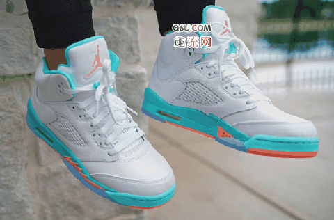 活泼又俏皮！整体潮牌表现不仅质感上乘（AJ5 “Light Aqua” 上脚图欣赏 AJ5 “Light Aqua” 怎么样）