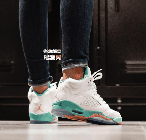 活泼又俏皮！整体潮牌表现不仅质感上乘（AJ5 “Light Aqua” 上脚图欣赏 AJ5 “Light Aqua” 怎么样）