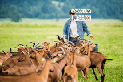 或者撞色运动背心加潮牌汇潮牌网店白色七分袖衬衫都不错（偏瘦的男生夏天该怎么搭配 偏瘦的男生夏天搭配技巧）