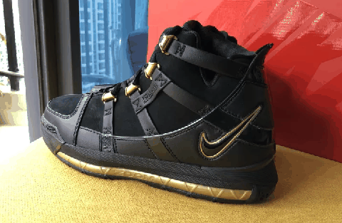 詹姆斯3黑金复刻版实物欣赏 ZOOM LEBRON 3黑金细节欣赏