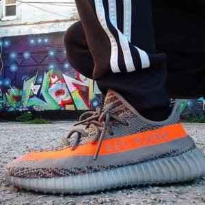 真的很丑好吗？！潮牌！！ 其他颜色 当然（YEEZY 350 V2怎么搭配不土 YEEZY 350穿搭禁区）