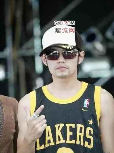 nba球衣怎么选尺码 男生NBA球衣穿搭推荐