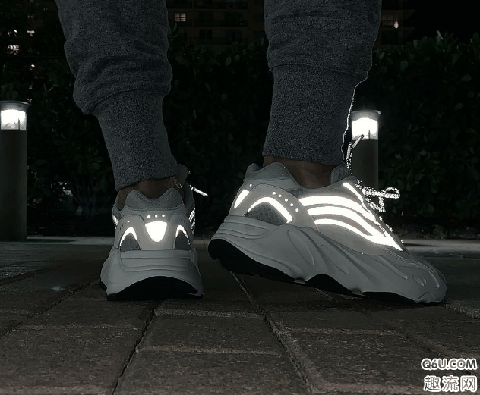 Yeezy 700 V2 Static开箱测评 Yeezy 700 V2 Static 3M反光好看吗