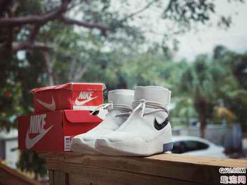 亲身上脚实践的潮牌汇潮牌网感受是脚感爆炸（ Nike Air Fear of God 1脚感怎么样 Nike Air Fear of God 1上脚测评）