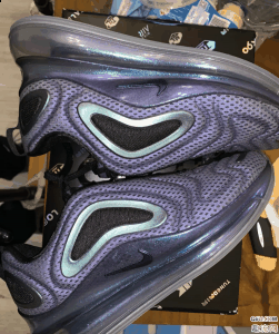 在厚度上潮牌品牌要更厚（耐克air max 720北极光开箱测评 air max 720脚感怎么样）