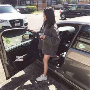 YEEZY500怎么搭配 潮牌YEEZY500官方搭配街拍图（YEEZY500怎么搭配 YEEZY500官方搭配街拍图）